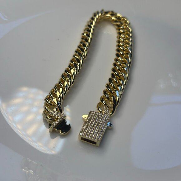 Kingpin Cuban Bracelet: 14k Gold-Filled with Iced Box Clasp – Heavy Links - Picture 3 of 3